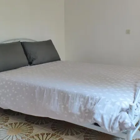 Spacious House With Garden