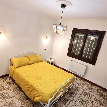 Spacious House With Garden Nyaraló *