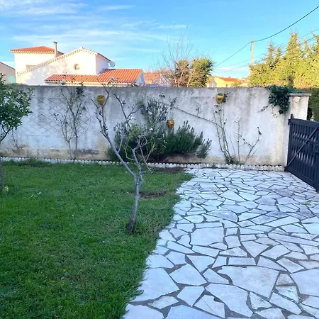 Spacious House With Garden