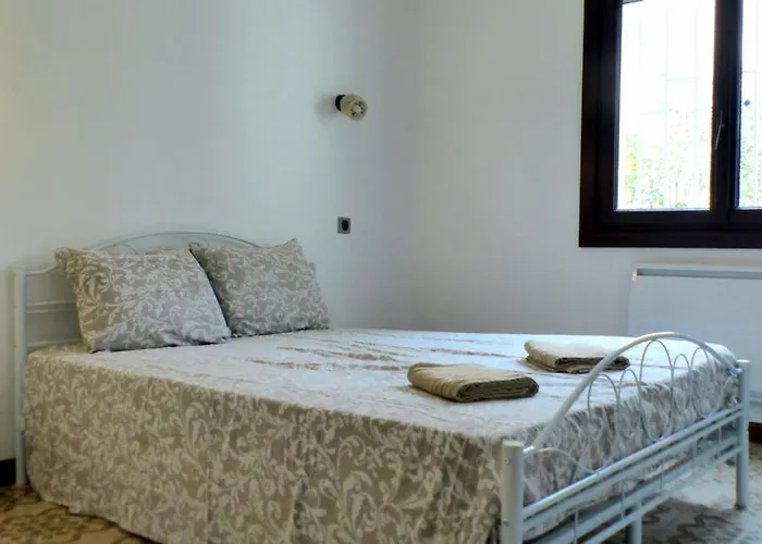 Spacious House With Garden