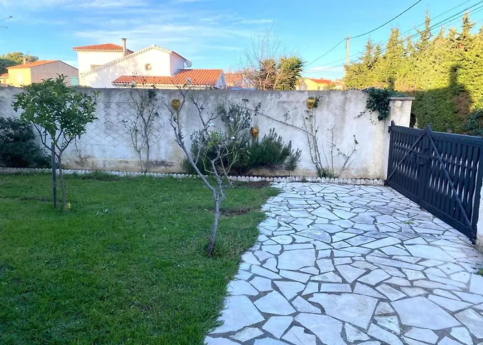 Spacious House With Garden