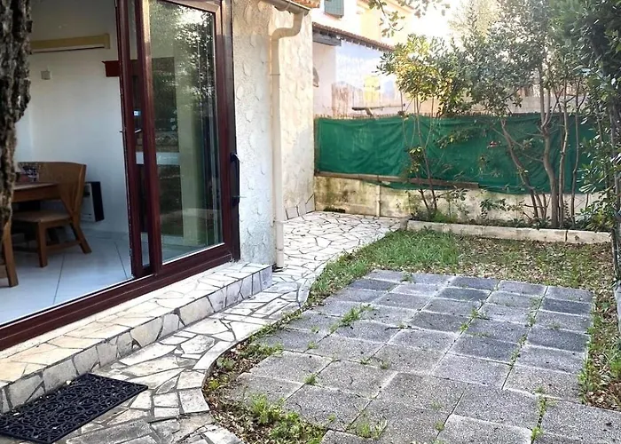 Spacious House With Garden Nyaraló *